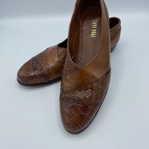 Beautiful Frank Moore Italian Slip is like new and very well made.